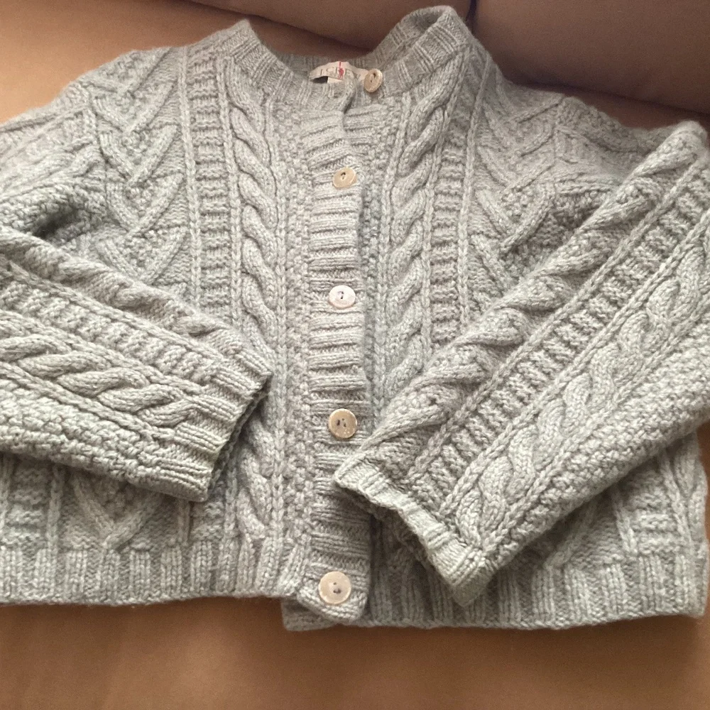 Vintage cropped all wool cable knit J Crew sweater..sage large - Picture 1 of 3